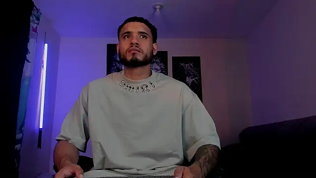 Snapshot of AUSTINN_TORRES chatting on 6, 1, 2026 AUSTINN TORRES online show from 6, 1, 2026