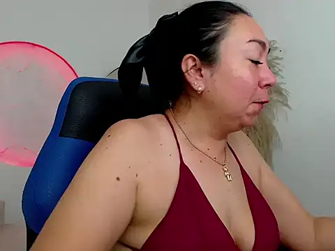 Yadis hot online show from 10, 1, 2026