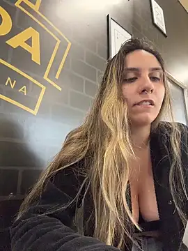 Snapshot of sarah_honey__ chatting on 17, 3, 2026 sarah honey online show from 17, 3, 2026