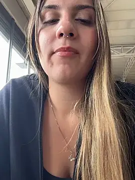 Snapshot of sarah_honey__ chatting on 28, 7, 2026 sarah honey online show from 28, 7, 2026