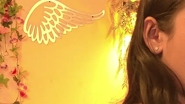 ISA NIXON online show from 11, 4, 2026