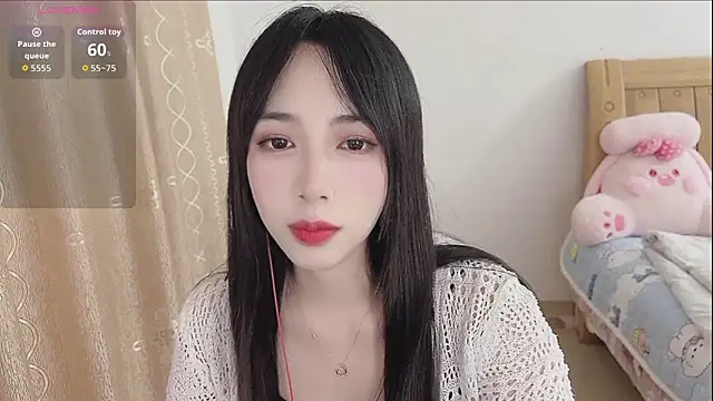 Snapshot of by-Hannah chatting on 3, 11, 2025 by-Hannah online show from 3, 11, 2025