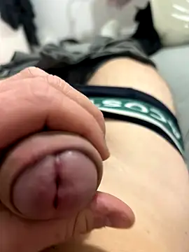 grossebite12335 online show from 17, 12, 2025