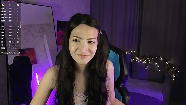 Mulan Lo online show from 3, 11, 2025