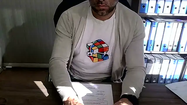 Snapshot of Evasionee chatting on 2, 2, 2026 Evasionee online show from 2, 2, 2026