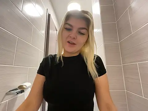 rosie-hipstergal online show from 18, 1, 2026