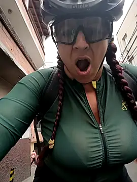 Snapshot of LAPOTRA_04 chatting on 5, 4, 2026 LAPOTRA 04 online show from 5, 4, 2026