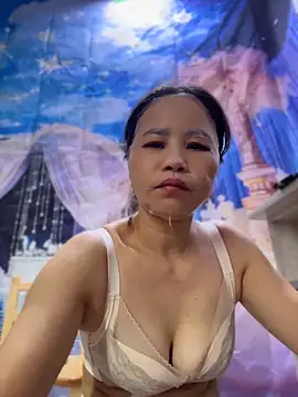 Snapshot of Zuzu-6 chatting on 27, 5, 2026 Zuzu-6 online show from 27, 5, 2026
