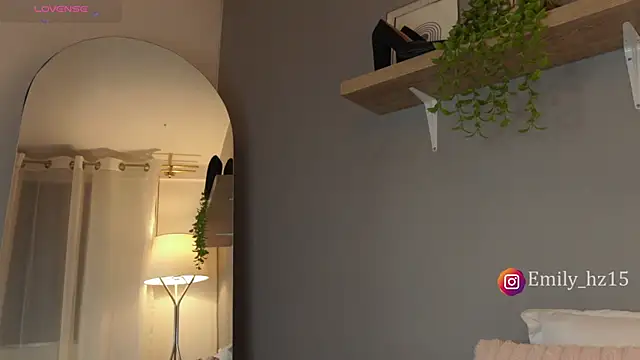 Missemily 11 online show from 25, 3, 2026