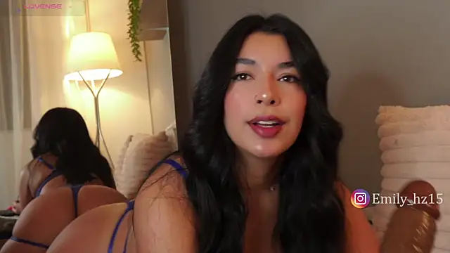 Snapshot of Missemily_11 chatting on 25, 6, 2026 Missemily 11 online show from 25, 6, 2026