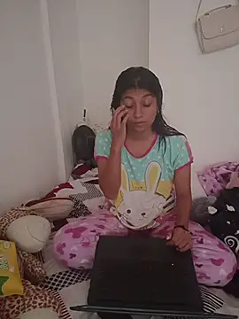 YeseniaRodriguez3 online show from 26, 11, 2025