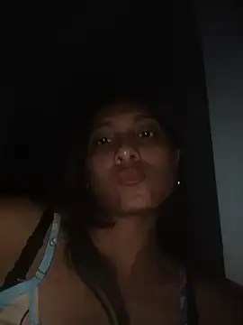 YeseniaRodriguez3 online show from 31, 5, 2026