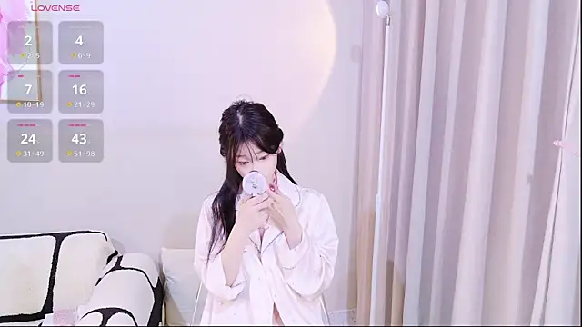 Snapshot of xiaoxi---n chatting on 22, 11, 2025 xiaoxi---n online show from 22, 11, 2025