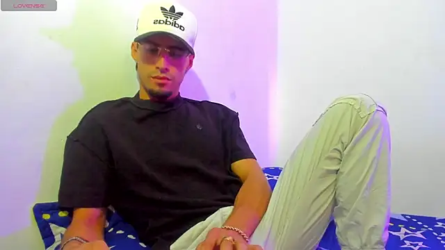 Snapshot of harold_777 chatting on 25, 11, 2025 harold 777 online show from 25, 11, 2025