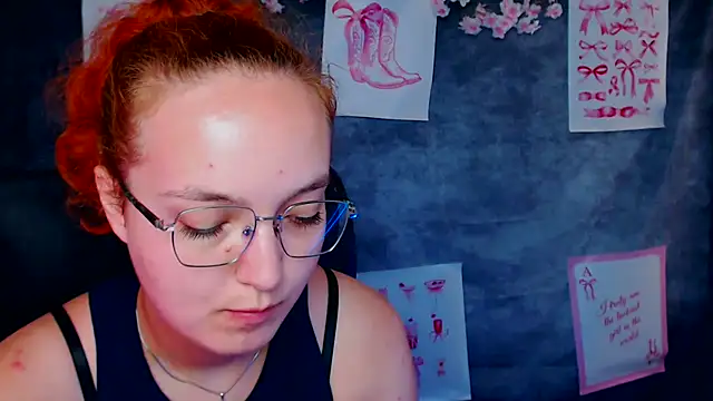 Snapshot of MissAriaa chatting on 6, 8, 2026 MissAriaa online show from 6, 8, 2026