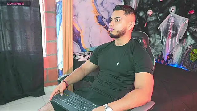 Tiler wolker online show from 26, 10, 2025