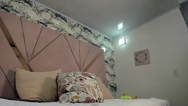 naomy sexy  online show from 7, 3, 2026