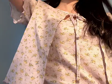 Snapshot of miku_pipipi chatting on 8, 11, 2025 miku pipipi online show from 8, 11, 2025