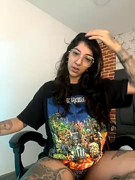 ghostwomaan online show from 29, 11, 2025