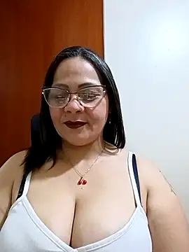 Snapshot of Angie_milf50 chatting on 29, 10, 2025 Angie milf50 online show from 29, 10, 2025