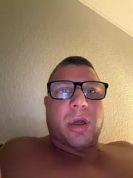 Snapshot of PolishBoy1995 chatting on 26, 10, 2025 PolishBoy1995 online show from 26, 10, 2025