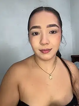 Hannahpradaa  online show from 4, 12, 2025