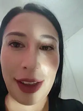 Emma Hotkiss online show from 21, 6, 2026
