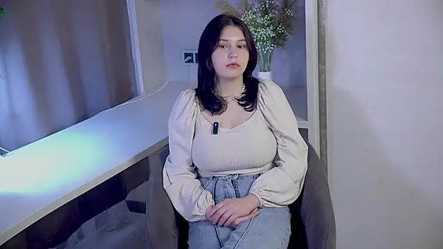 Snapshot of DevonaBedard chatting on 28, 10, 2025 DevonaBedard online show from 28, 10, 2025