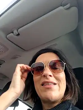 Piediniecollant online show from 12, 11, 2025