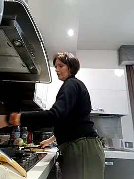 Piediniecollant online show from 2, 3, 2026