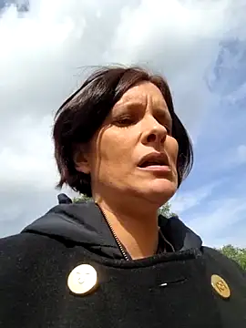 Piediniecollant online show from 11, 3, 2026