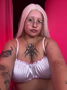 Snapshot of pinkbaddie777 chatting on 3, 8, 2026 pinkbaddie777 online show from 3, 8, 2026