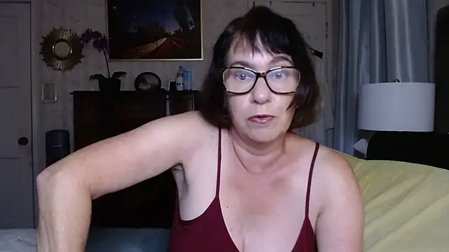 Snapshot of BigbustedBrenda chatting on 31, 10, 2025 BigbustedBrenda online show from 31, 10, 2025