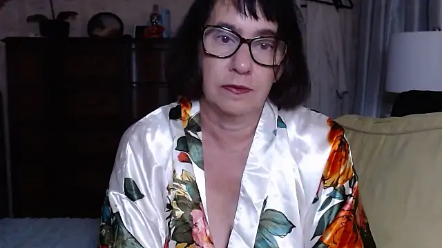 Snapshot of BigbustedBrenda chatting on 22, 11, 2025 BigbustedBrenda online show from 22, 11, 2025