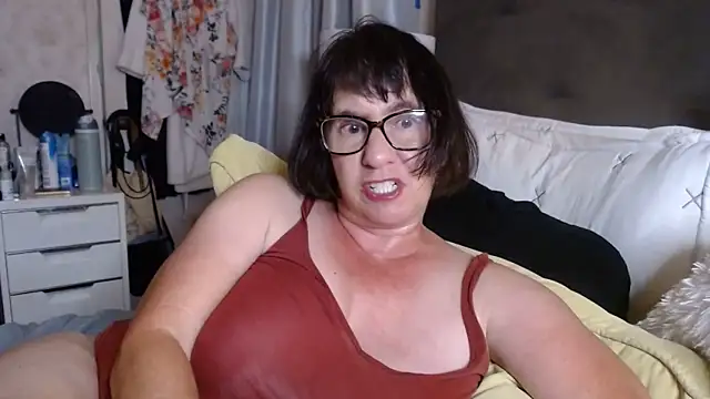 Snapshot of BigbustedBrenda chatting on 30, 5, 2026 BigbustedBrenda online show from 30, 5, 2026
