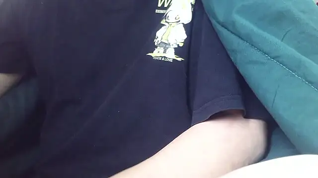 Snapshot of Stripholyday chatting on 30, 10, 2025 Stripholyday online show from 30, 10, 2025