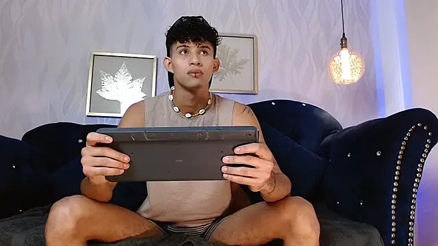 KamiSuarez online show from 5, 11, 2025