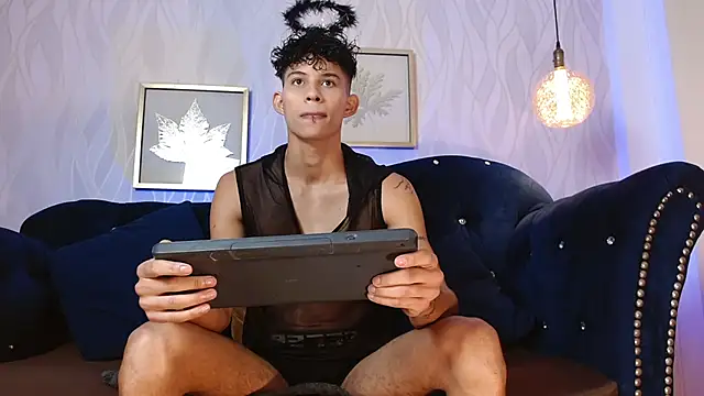 KamiSuarez online show from 8, 11, 2025