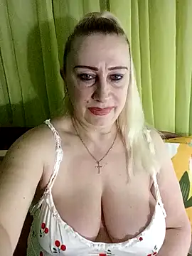 Snapshot of Esenia505 chatting on 22, 4, 2026 Esenia505 online show from 22, 4, 2026