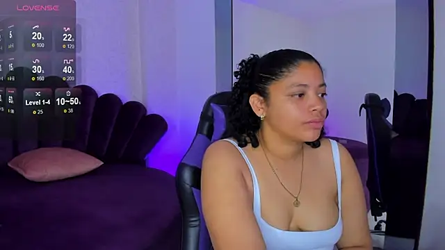 Snapshot of Siara_24 chatting on 30, 10, 2025 Siara 24 online show from 30, 10, 2025