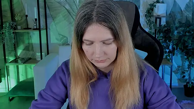 Snapshot of AleksaLaurent chatting on 19, 12, 2025 AleksaLaurent online show from 19, 12, 2025