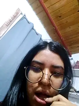 Snapshot of AlayaMore chatting on 2, 11, 2025 AlayaMore online show from 2, 11, 2025