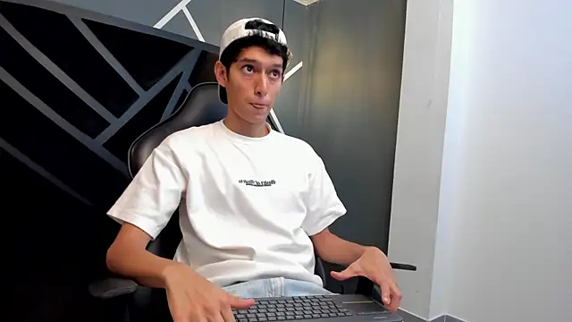 Snapshot of Niick_Carter chatting on 10, 11, 2025 Niick Carter online show from 10, 11, 2025