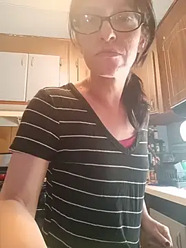Snapshot of MetalGoddess chatting on 4, 5, 2026 MetalGoddess online show from 4, 5, 2026