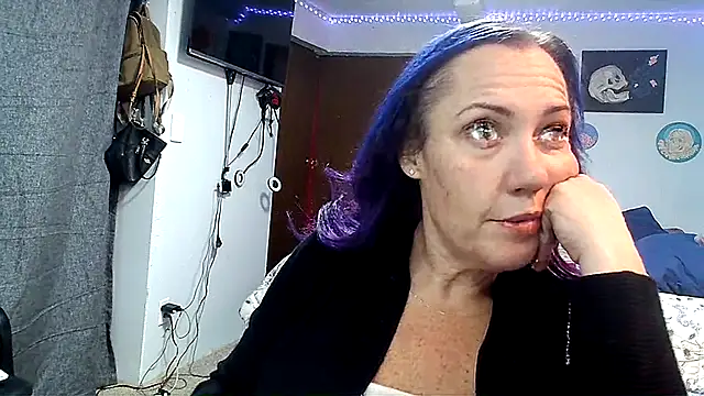 Snapshot of kristallic chatting on 17, 12, 2025 kristallic online show from 17, 12, 2025