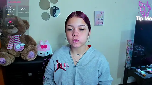 Emma boo online show from 17, 2, 2026