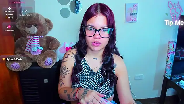 Emma boo online show from 5, 4, 2026