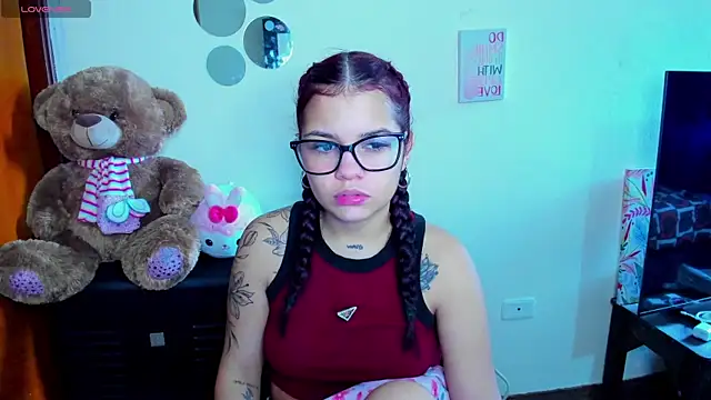 Emma boo online show from 12, 4, 2026