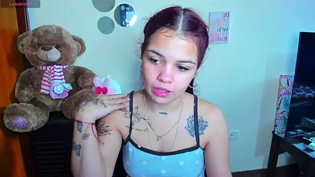 Emma boo online show from 18, 4, 2026