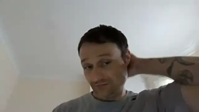 Snapshot of Caliguy36 chatting on 22, 4, 2026 Caliguy36 online show from 22, 4, 2026